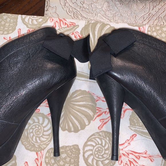 (Authentic Vera Wang) Ankle Boot Heels size 6.5 - Picture 8 of 14